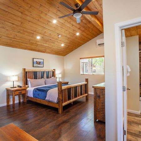 فندق Tahquitz Pines Retreat آيديلوايل المظهر الخارجي الصورة
