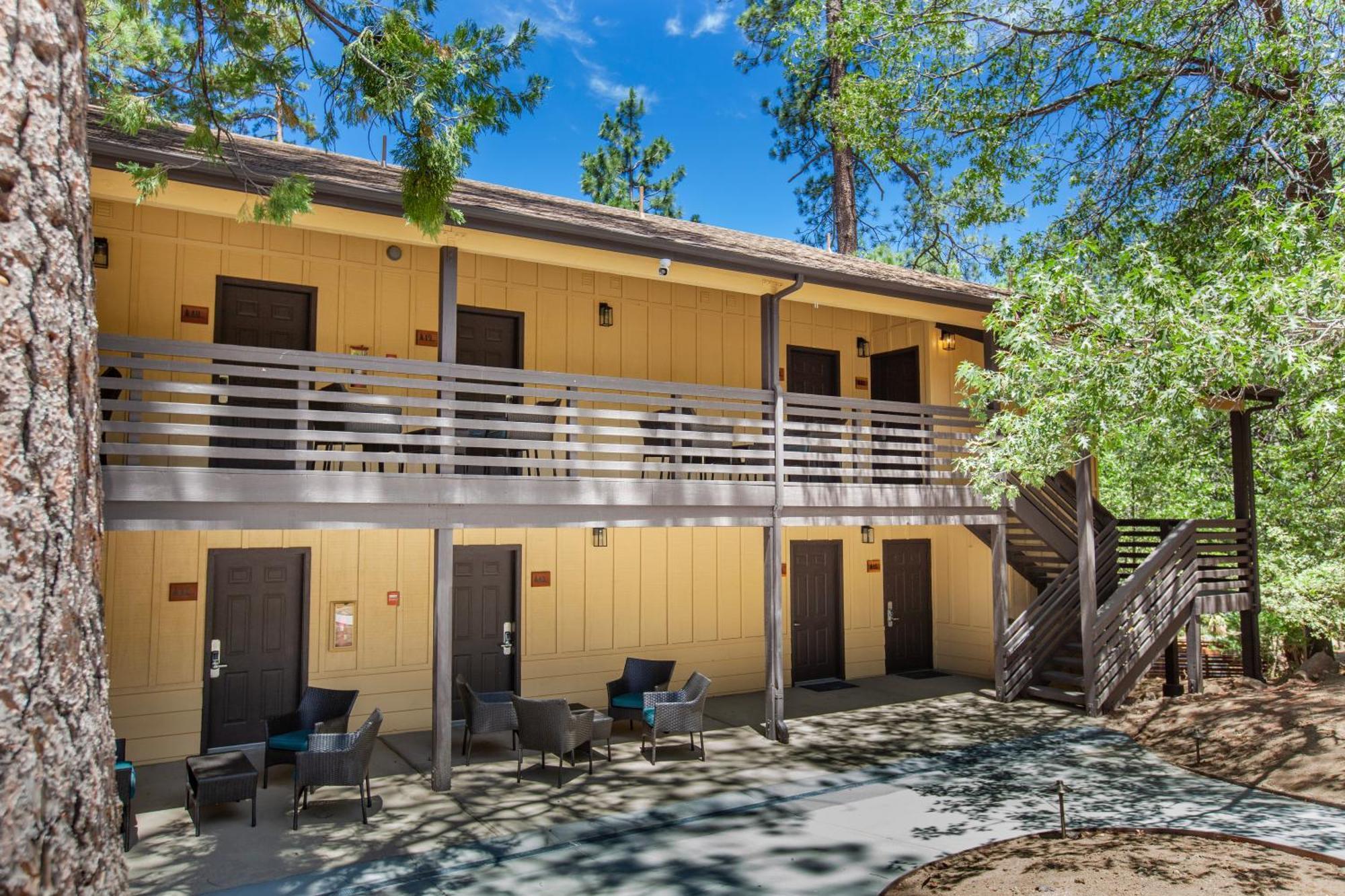 فندق Tahquitz Pines Retreat آيديلوايل المظهر الخارجي الصورة